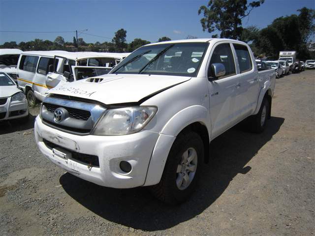 salvage cars toyota hilux #6