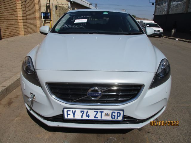 2017 VOLVO V40 D3 EXCEL GEARTRONIC