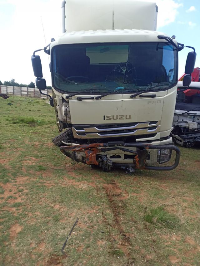 ISUZU TRUCK salvage damaged cars for sale page